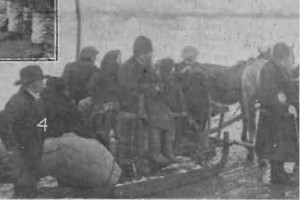 1915 GAZETA ILUSTRATA Cercetarea refugiatilor de catre reprezentantii autoritatilor noastre